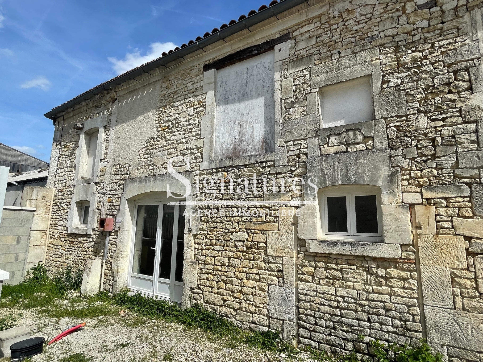 Maison à vendre à Jarnac, 98 m², 3 pièces – photo 1 sur 6